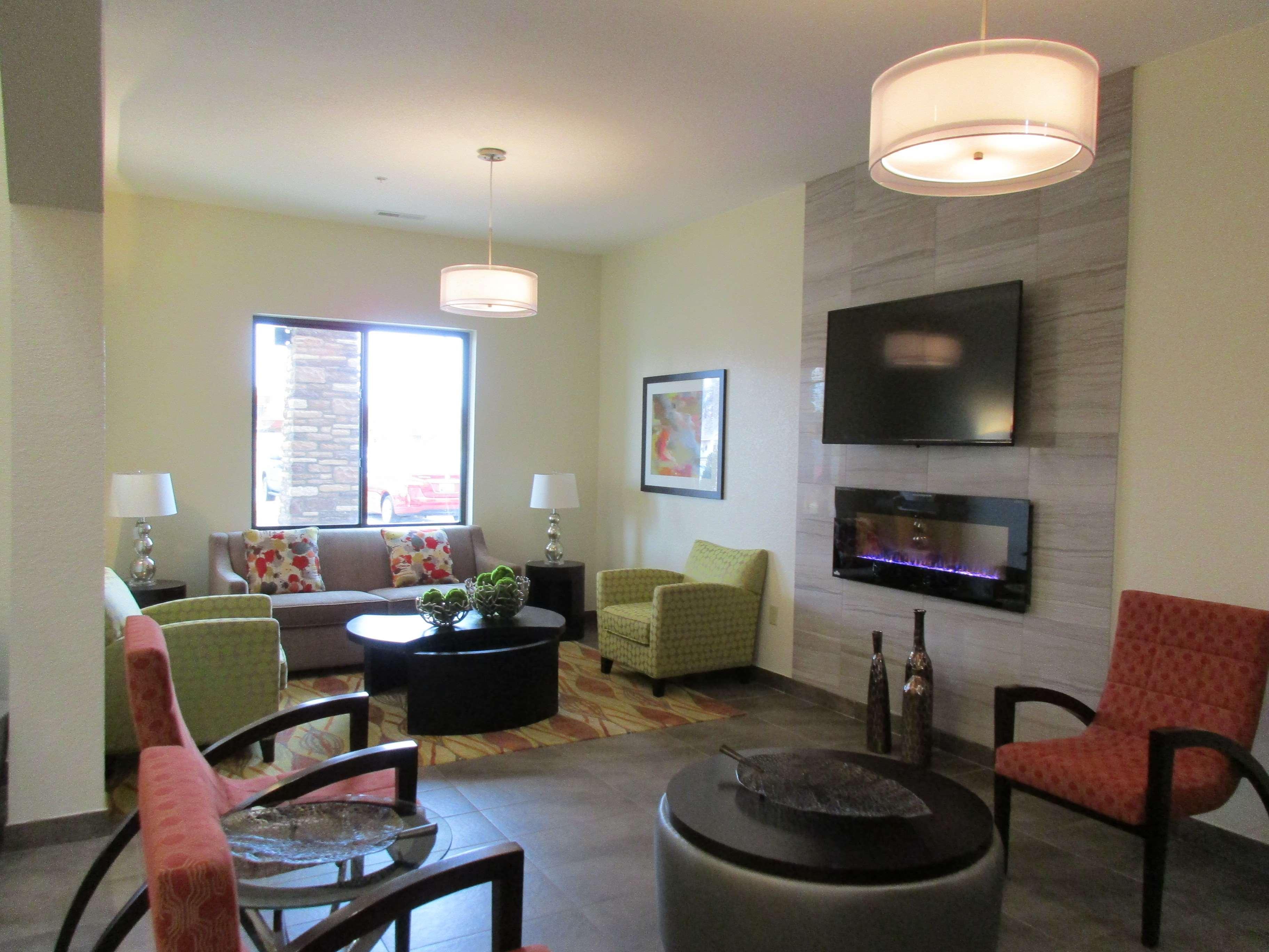 Best Western Plus Fairview Inn & Suites Bagian luar foto