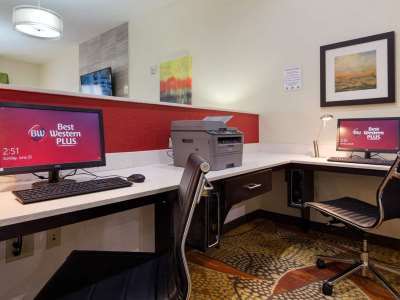 Best Western Plus Fairview Inn & Suites Bagian luar foto